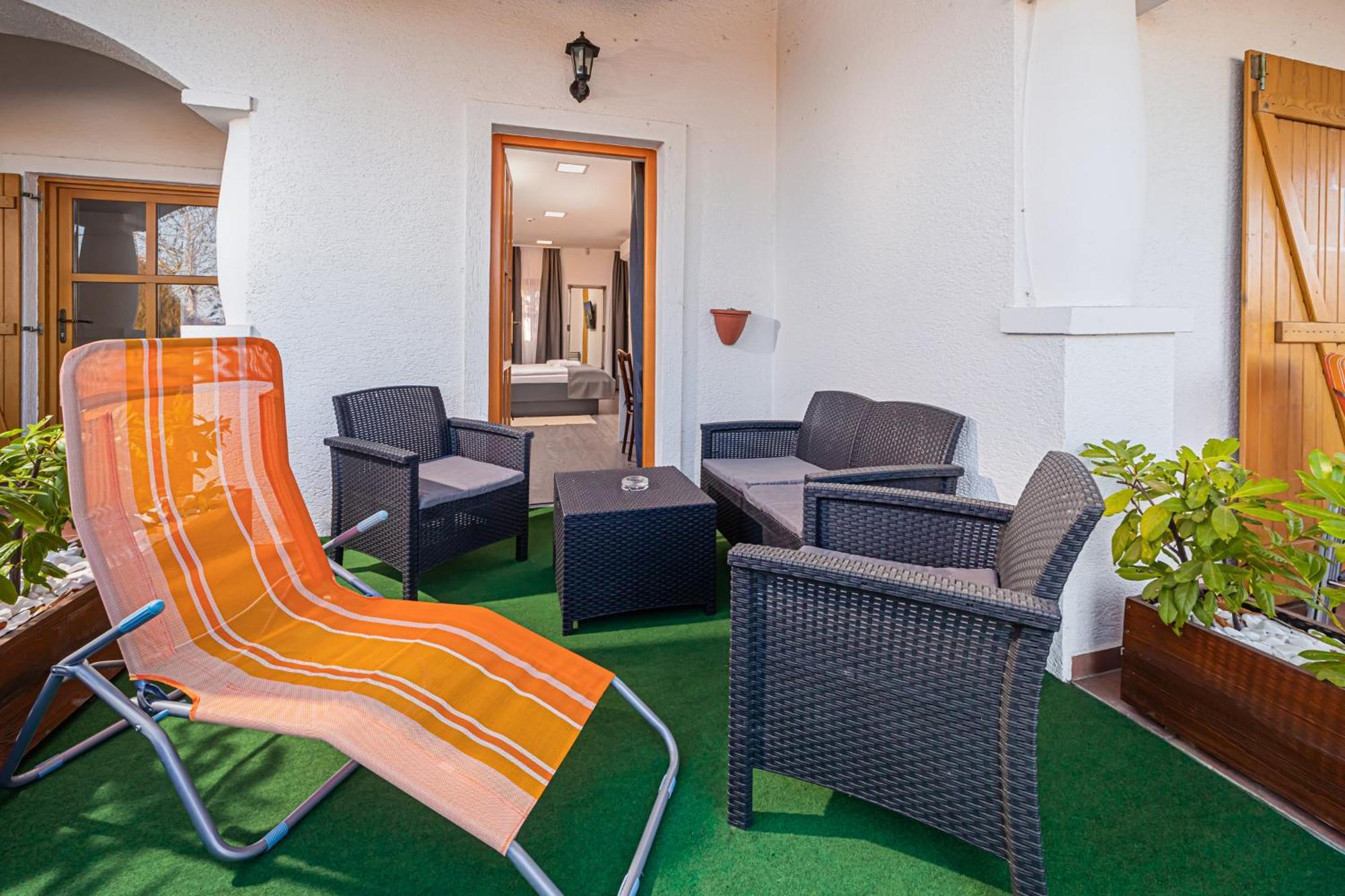 Rigotanya Relax & Wellness Panzio Buekfuerdo Hotel Exterior photo